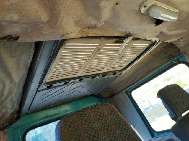 Зелений ЛуАЗ 969 Волинь, об'ємом двигуна 0 л та пробігом 50 тис. км за 825 $, фото 6 на Automoto.ua