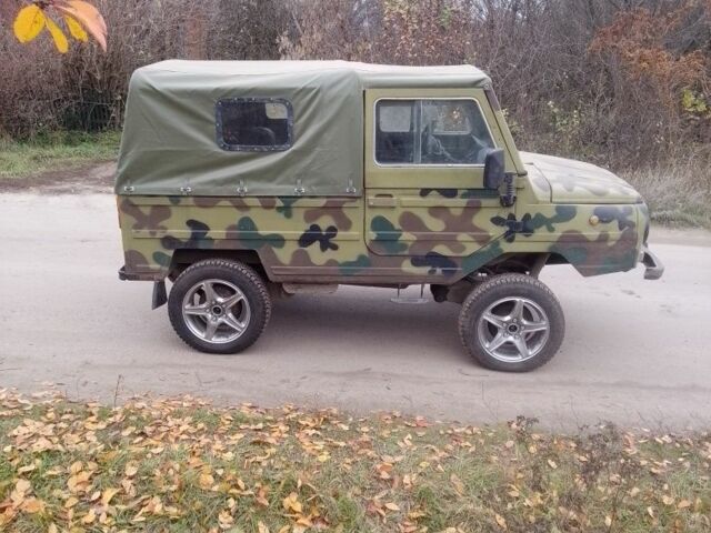 Зеленый ЛуАЗ 969 Волинь, объемом двигателя 1.3 л и пробегом 40 тыс. км за 900 $, фото 4 на Automoto.ua