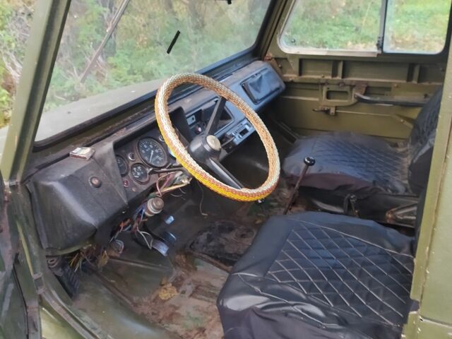 Зелений ЛуАЗ 969 Волинь, об'ємом двигуна 1.6 л та пробігом 300 тис. км за 1250 $, фото 5 на Automoto.ua