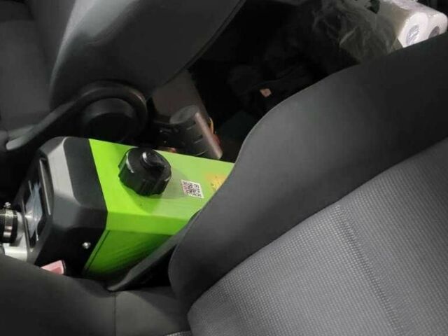 Зеленый ЛуАЗ 969 Волинь, объемом двигателя 2 л и пробегом 1000 тыс. км за 5000 $, фото 3 на Automoto.ua