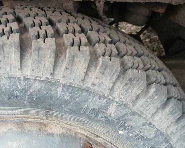 Зелений ЛуАЗ 969 Волинь, об'ємом двигуна 1.2 л та пробігом 74 тис. км за 1400 $, фото 4 на Automoto.ua