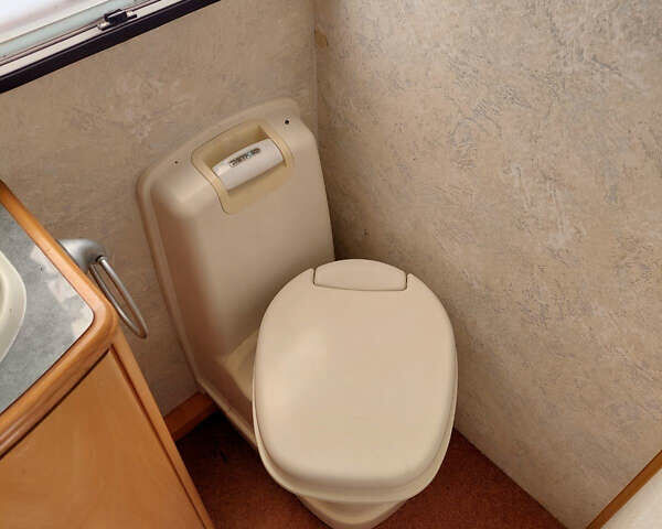 Белый Лунар lexon, объемом двигателя 0 л и пробегом 5 тыс. км за 8200 $, фото 11 на Automoto.ua