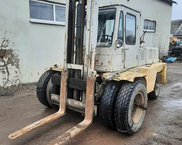 Львовский погрузчик 1111, объемом двигателя 0 л и пробегом 100 тыс. км за 3500 $, фото 1 на Automoto.ua