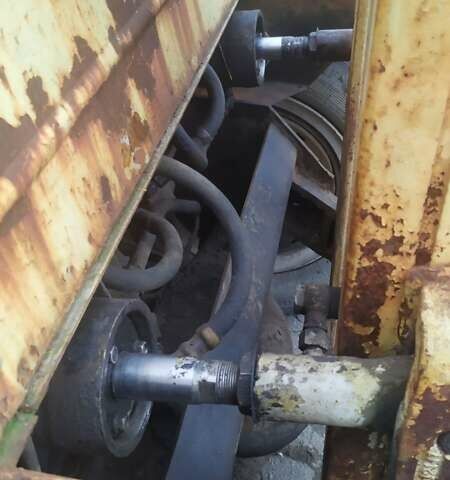 Желтый Львовский погрузчик 40814, объемом двигателя 3.48 л и пробегом 100 тыс. км за 3150 $, фото 5 на Automoto.ua