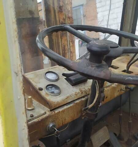 Желтый Львовский погрузчик 40814, объемом двигателя 3.48 л и пробегом 100 тыс. км за 3150 $, фото 12 на Automoto.ua