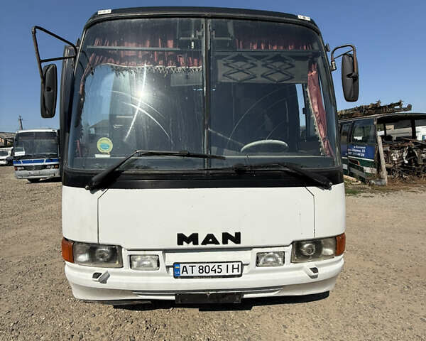 Белый МАН 11.230, объемом двигателя 6.7 л и пробегом 10 тыс. км за 7500 $, фото 1 на Automoto.ua