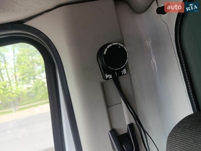 Белый МАН 12.220, объемом двигателя 4.6 л и пробегом 660 тыс. км за 29700 $, фото 6 на Automoto.ua