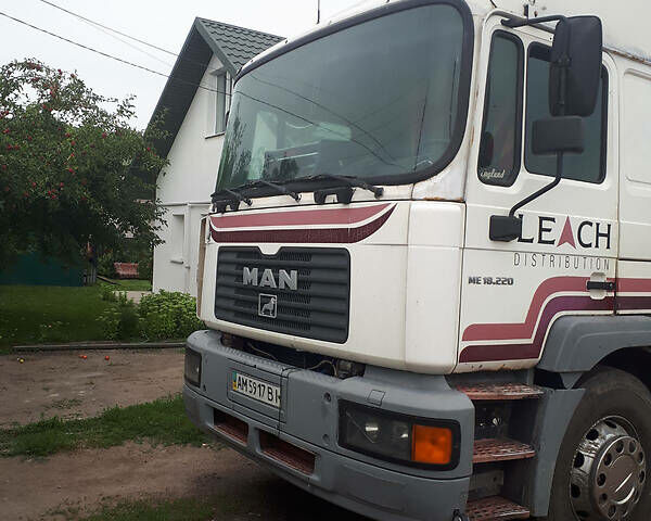 Белый МАН 18.220, объемом двигателя 6.9 л и пробегом 900 тыс. км за 15000 $, фото 3 на Automoto.ua