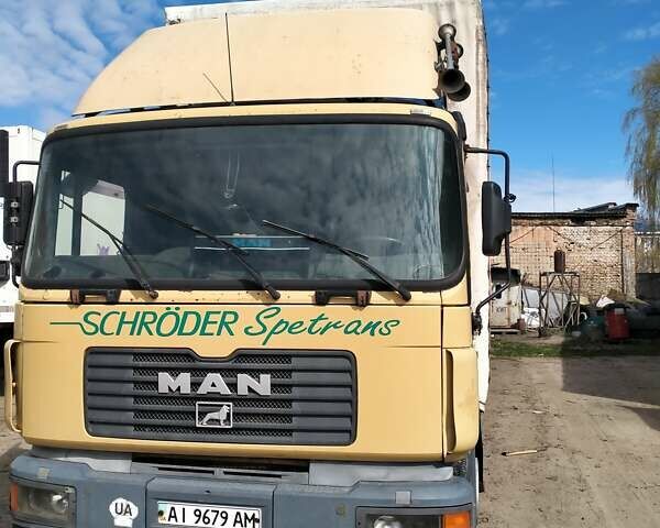 Желтый МАН 18.403, объемом двигателя 11.97 л и пробегом 250 тыс. км за 8499 $, фото 2 на Automoto.ua