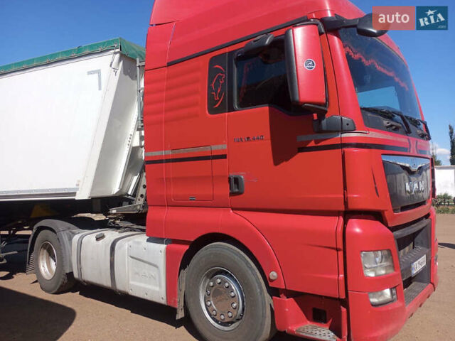 Красный МАН 18.440, объемом двигателя 12.4 л и пробегом 900 тыс. км за 19600 $, фото 1 на Automoto.ua