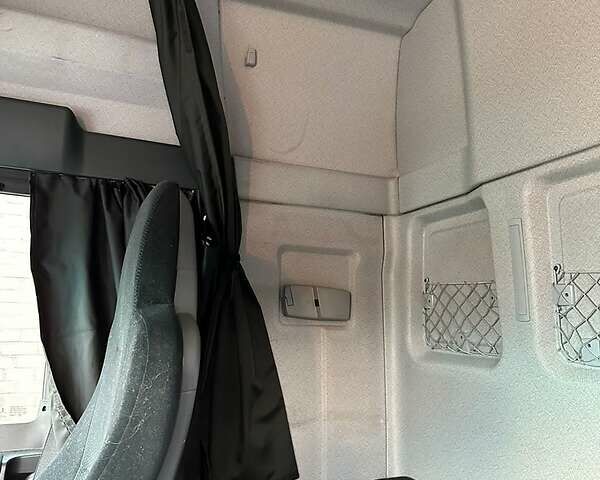 Красный МАН 18.440, объемом двигателя 12.4 л и пробегом 763 тыс. км за 40000 $, фото 1 на Automoto.ua