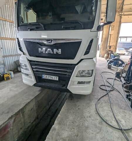 Белый МАН 26.460, объемом двигателя 12.42 л и пробегом 900 тыс. км за 48888 $, фото 3 на Automoto.ua