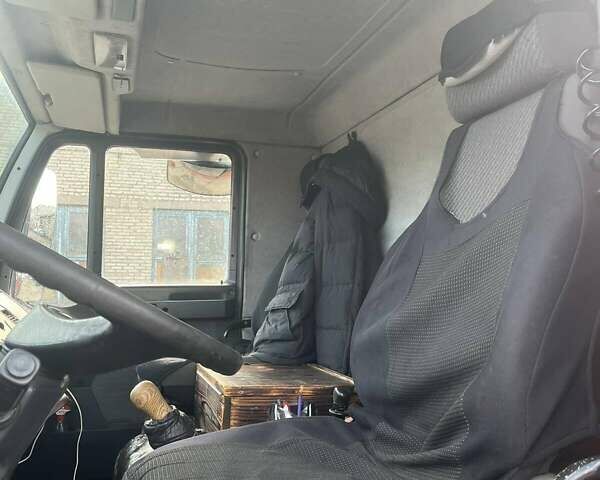 Красный МАН 8.163, объемом двигателя 4.6 л и пробегом 526 тыс. км за 14700 $, фото 4 на Automoto.ua