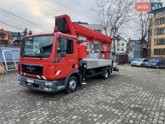 Красный МАН 8.180, объемом двигателя 4.2 л и пробегом 42 тыс. км за 104656 $, фото 3 на Automoto.ua