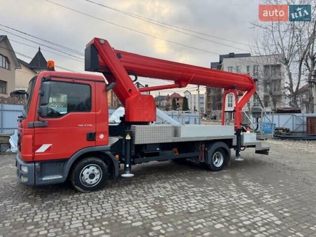 Красный МАН 8.180, объемом двигателя 4.2 л и пробегом 42 тыс. км за 104656 $, фото 4 на Automoto.ua