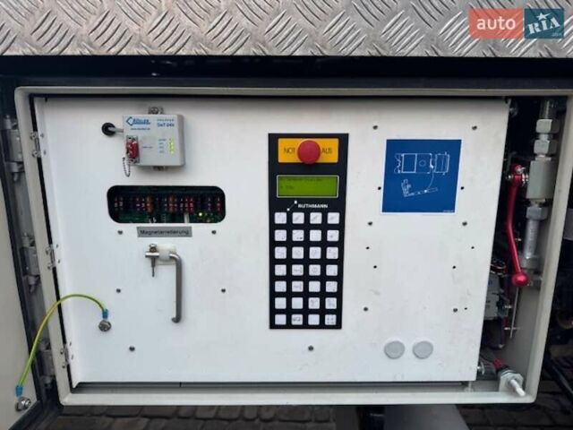 Красный МАН 8.180, объемом двигателя 4.2 л и пробегом 42 тыс. км за 104656 $, фото 12 на Automoto.ua