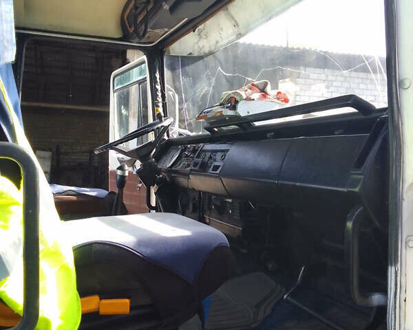 МАН Командор 1987 в Мукачеве на Automoto.ua Белый МАН Командор, объемом двигателя 12 л и пробегом 500 тыс. км за 2700 $, фото 4 на Automoto.ua