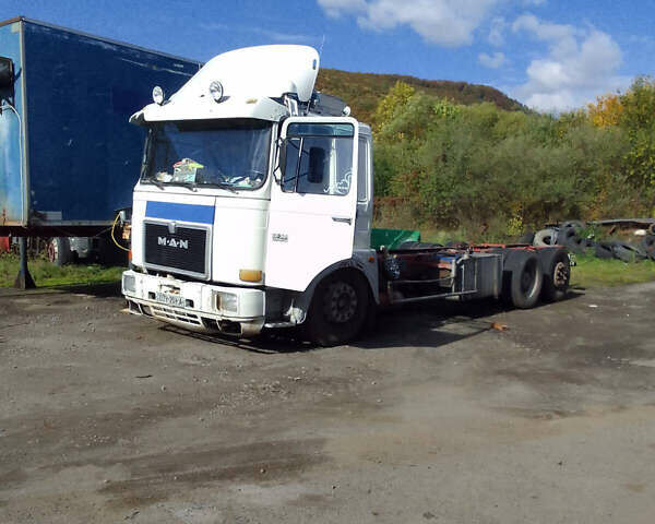 МАН Командор 1987 в Мукачеве на Automoto.ua Белый МАН Командор, объемом двигателя 12 л и пробегом 500 тыс. км за 2700 $, фото 3 на Automoto.ua