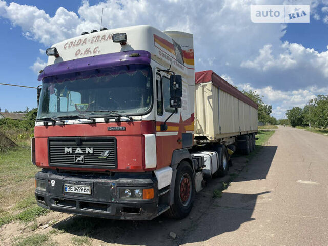 Красный МАН Ф 2000, объемом двигателя 12.5 л и пробегом 8 тыс. км за 13000 $, фото 1 на Automoto.ua