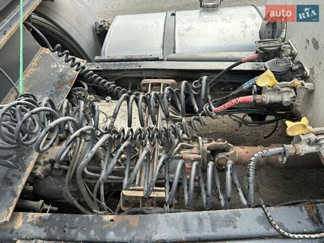 Серый МАН Ф 2000, объемом двигателя 11.97 л и пробегом 800 тыс. км за 6200 $, фото 1 на Automoto.ua