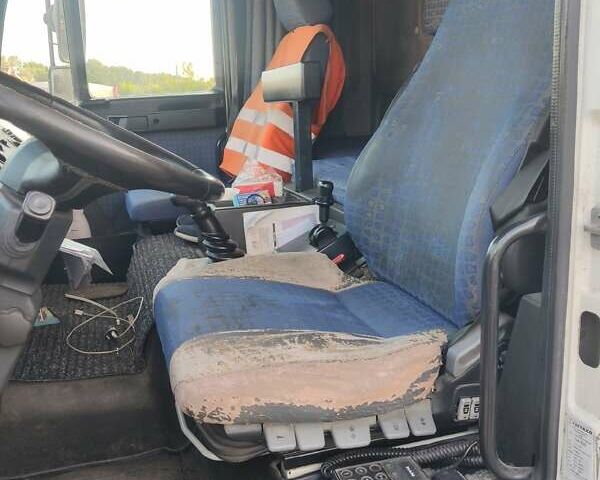 Белый МАН Л 2000, объемом двигателя 6.87 л и пробегом 700 тыс. км за 14000 $, фото 5 на Automoto.ua