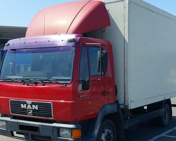 Красный МАН Л 2000, объемом двигателя 4.58 л и пробегом 757 тыс. км за 12500 $, фото 2 на Automoto.ua