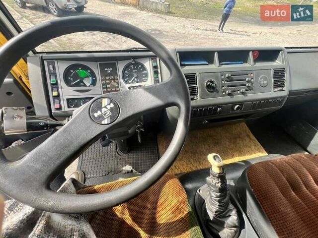 Желтый МАН Л 2000, объемом двигателя 4.58 л и пробегом 600 тыс. км за 12000 $, фото 3 на Automoto.ua