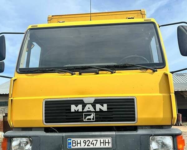 Желтый МАН Л 2000, объемом двигателя 4.58 л и пробегом 600 тыс. км за 12000 $, фото 4 на Automoto.ua