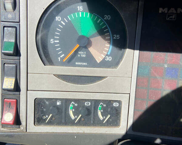 Синий МАН Л 2000, объемом двигателя 6.9 л и пробегом 571 тыс. км за 8300 $, фото 9 на Automoto.ua