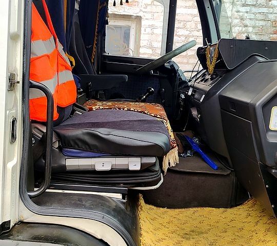 Білий МАН L, об'ємом двигуна 4.6 л та пробігом 700 тис. км за 9000 $, фото 6 на Automoto.ua