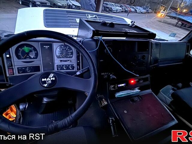 Белый МАН Л, объемом двигателя 6.9 л и пробегом 219 тыс. км за 11000 $, фото 6 на Automoto.ua