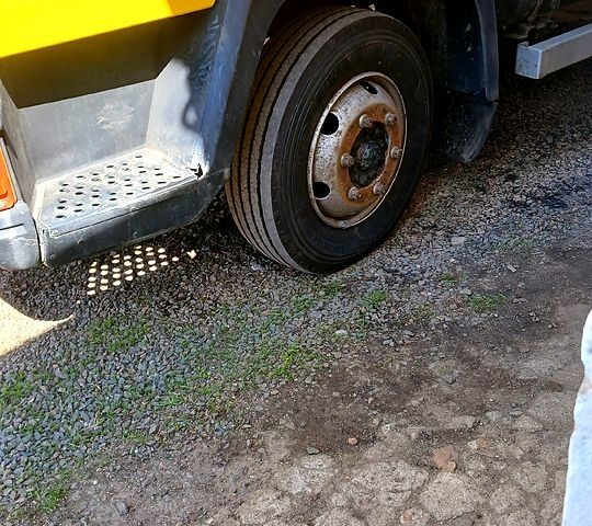 Желтый МАН Л, объемом двигателя 4.6 л и пробегом 699 тыс. км за 12850 $, фото 2 на Automoto.ua