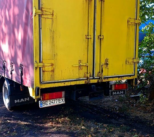 Желтый МАН Л, объемом двигателя 4.6 л и пробегом 699 тыс. км за 12500 $, фото 3 на Automoto.ua