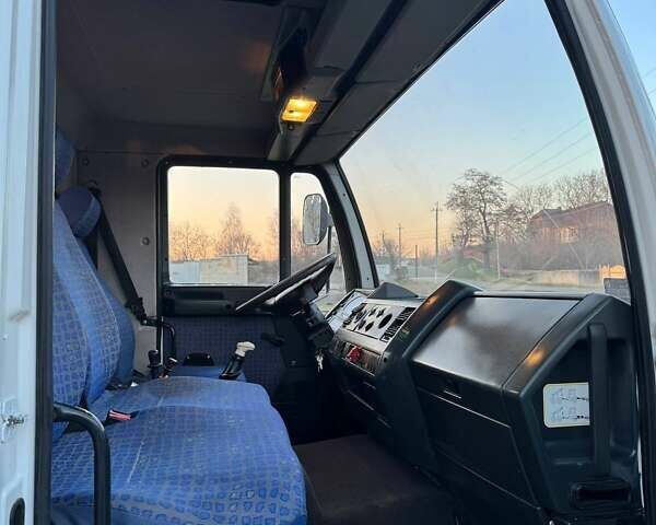 Белый МАН ЛЕ 8.180, объемом двигателя 4.6 л и пробегом 350 тыс. км за 27500 $, фото 5 на Automoto.ua