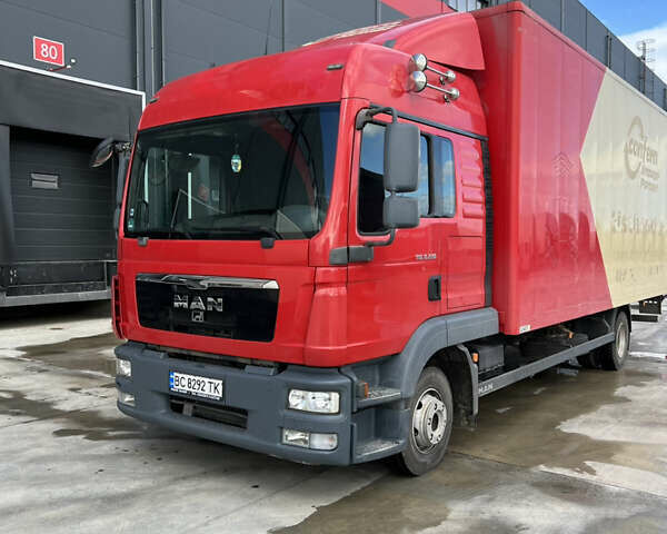 Красный МАН ЛЕ 8.220, объемом двигателя 4.6 л и пробегом 399 тыс. км за 28900 $, фото 9 на Automoto.ua