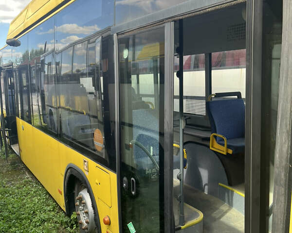 Желтый МАН Лион Сити, объемом двигателя 12.82 л и пробегом 270 тыс. км за 14400 $, фото 2 на Automoto.ua