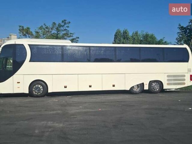 Белый МАН Р08, объемом двигателя 12.42 л и пробегом 800 тыс. км за 92000 $, фото 3 на Automoto.ua