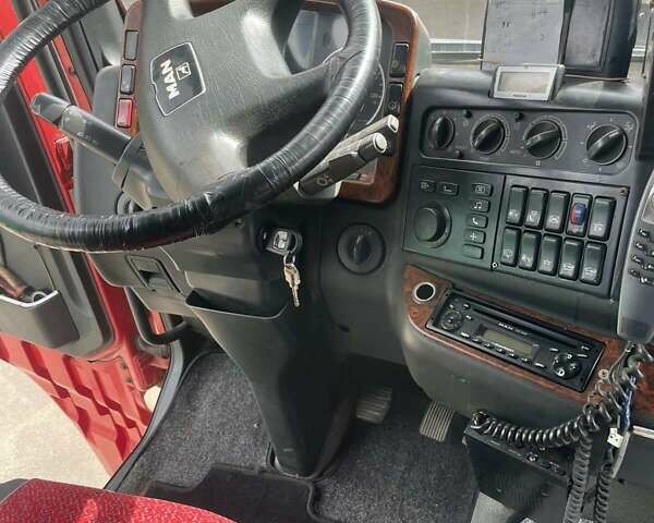 Красный МАН ТГА, объемом двигателя 10.52 л и пробегом 1000 тыс. км за 7500 $, фото 3 на Automoto.ua