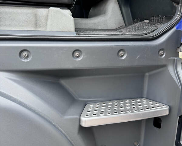 Синий МАН ТГА, объемом двигателя 10.5 л и пробегом 929 тыс. км за 17600 $, фото 4 на Automoto.ua