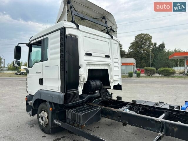 Белый МАН ТГЛ, объемом двигателя 4.58 л и пробегом 768 тыс. км за 26000 $, фото 5 на Automoto.ua
