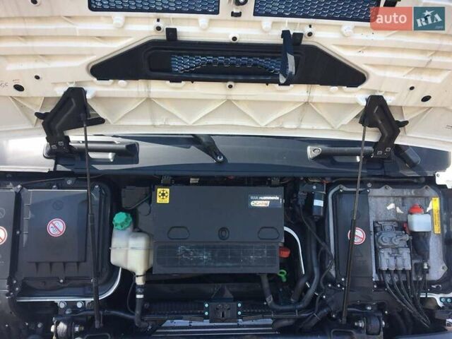 Белый МАН ТГЛ, объемом двигателя 4.7 л и пробегом 610 тыс. км за 35500 $, фото 10 на Automoto.ua