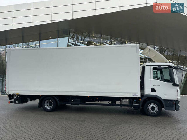 Белый МАН ТГЛ, объемом двигателя 0 л и пробегом 117 тыс. км за 93244 $, фото 3 на Automoto.ua