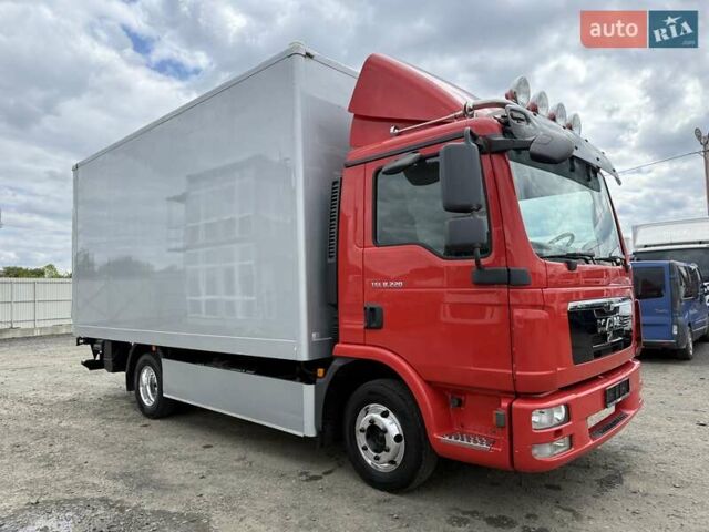 Красный МАН ТГЛ, объемом двигателя 4.6 л и пробегом 219 тыс. км за 25900 $, фото 2 на Automoto.ua