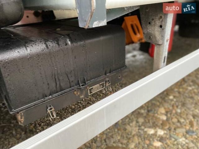 Красный МАН ТГЛ, объемом двигателя 4.6 л и пробегом 490 тыс. км за 36999 $, фото 19 на Automoto.ua