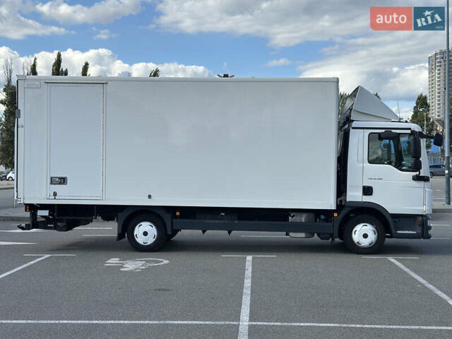 МАН ТГЛ, объемом двигателя 4.6 л и пробегом 360 тыс. км за 33400 $, фото 3 на Automoto.ua