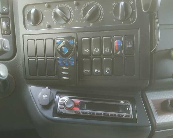 Желтый МАН ТГЛ, объемом двигателя 4.58 л и пробегом 781 тыс. км за 20000 $, фото 2 на Automoto.ua