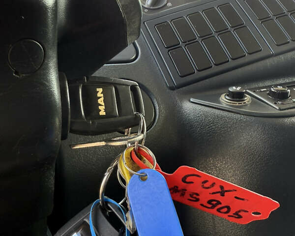 Синий МАН ТГЛ, объемом двигателя 0 л и пробегом 169 тыс. км за 31797 $, фото 7 на Automoto.ua