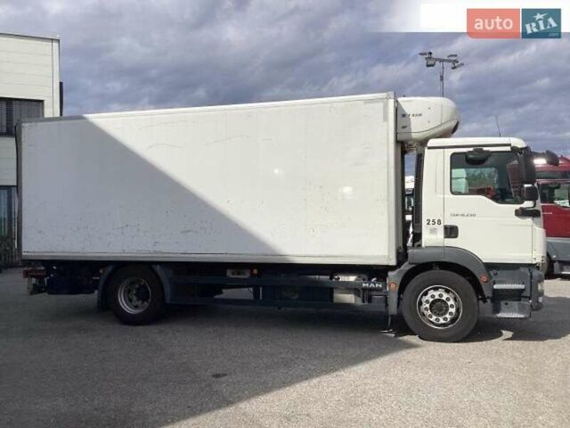 Белый МАН ТГМ, объемом двигателя 0 л и пробегом 121 тыс. км за 101098 $, фото 3 на Automoto.ua