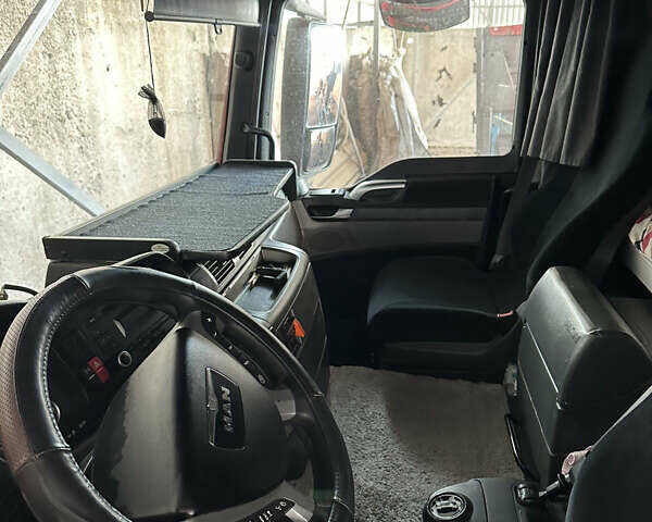 Красный МАН ТГС, объемом двигателя 10.5 л и пробегом 398 тыс. км за 12500 $, фото 3 на Automoto.ua