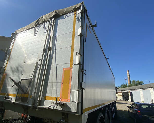 Красный МАН ТГХ 18.440, объемом двигателя 12.4 л и пробегом 700 тыс. км за 48850 $, фото 4 на Automoto.ua